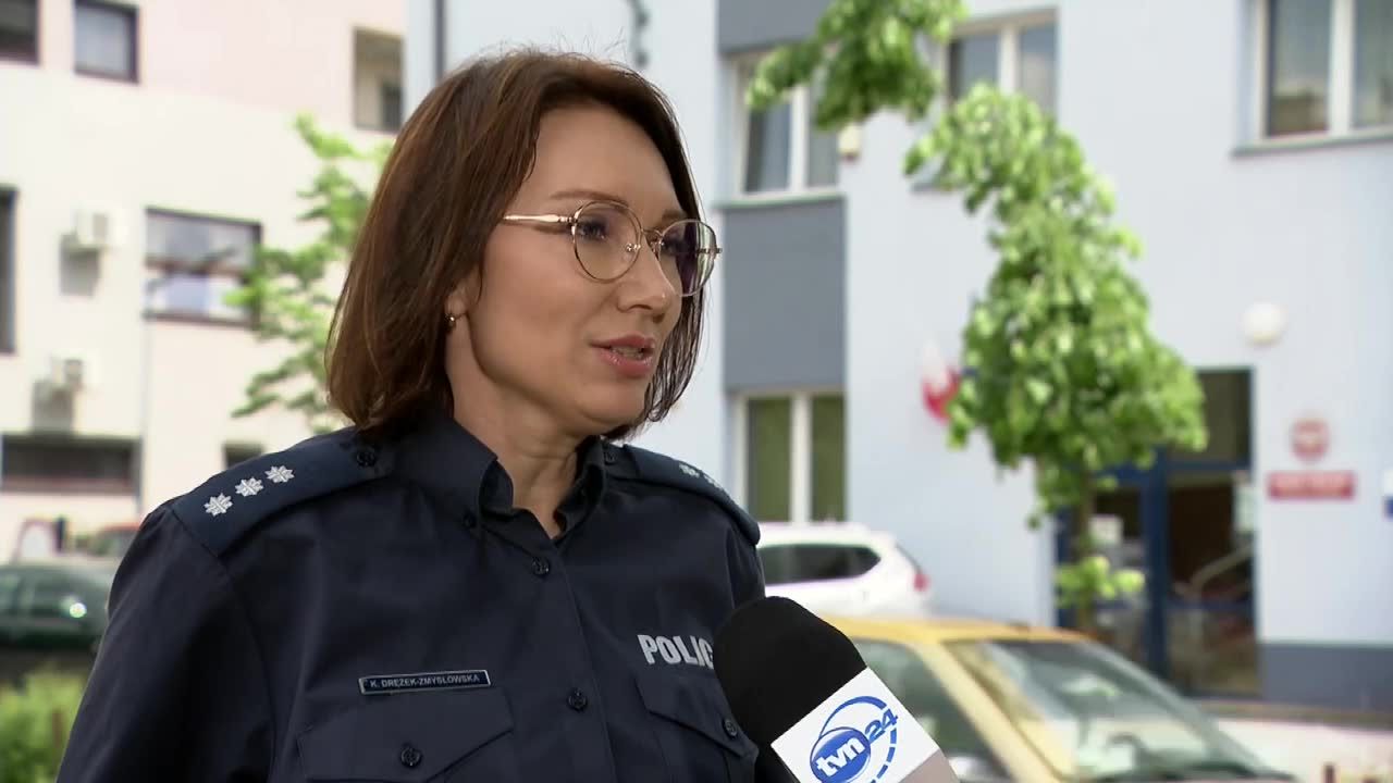 Miała sine oczy, nie dawała oznak życia. Policjanci wybili szybę w aucie, by dostać się do trzylatki