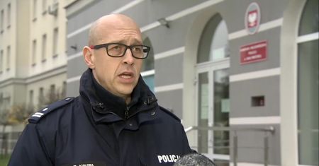 Około 50 migrantów przekroczyło granicę. Jeden funkcjonariusz trafiony kamieniem