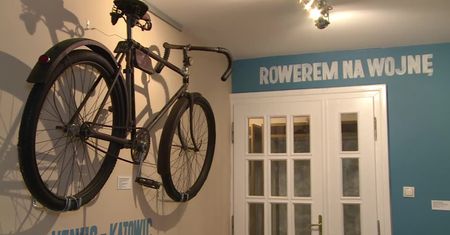 Wernisaż wystawy zabytkowych rowerów w Mielcu