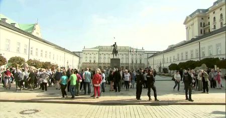 “My widzimy was – a wy? Czy widzicie nas?”. Protest niewidomych i słabowidzących przed Pałacem Prezydenckim.