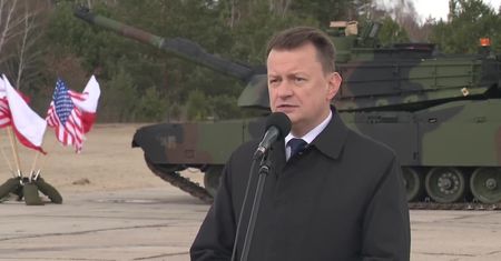 Minister obrony narodowej Mariusz Błaszczak podpisał umowę na zakup 250 czołgów Abrams dla Wojska Polskiego