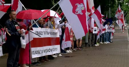 Łańcuch solidarności w Białymstoku. Wsparcie dla Białorusinów