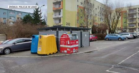 Zwłoki noworodka na śmietniku w Łodzi. Sekcja zwłok wykaże, czy dziecko przyszło na świat żywe