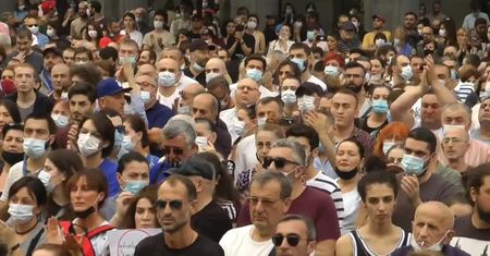 Demonstranci w Tbilisi wezwali rząd do dymisji po śmierci pracownika telewizji.