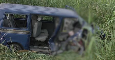 Zderzenie busa z osobówką pod Radomskiem.