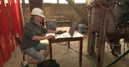 Polski wynalazca opracował reaktor przerabiający plastikowe odpady na wodór