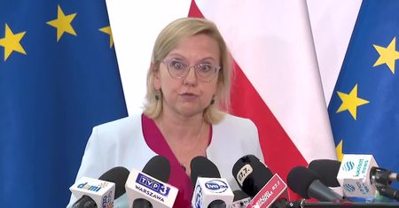 Minister klimatu: Płynie do nas węgiel energetyczny