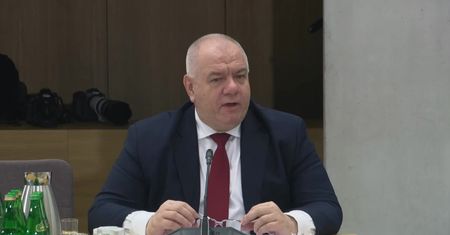 Sasin przed komisją ds. wyborów kopertowych. Twierdzi, że wykonywał decyzje premiera