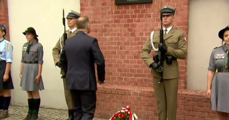 Prezydent podziękował Powstańcom Warszawskim. “Służycie dzisiaj Rzeczypospolitej samym tym, że jesteście”