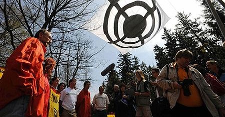 Greenpeace zajęło wzgórze 718