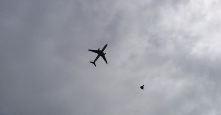 Wlk. Brytania - fałszywy alarm bombowy w samolocie