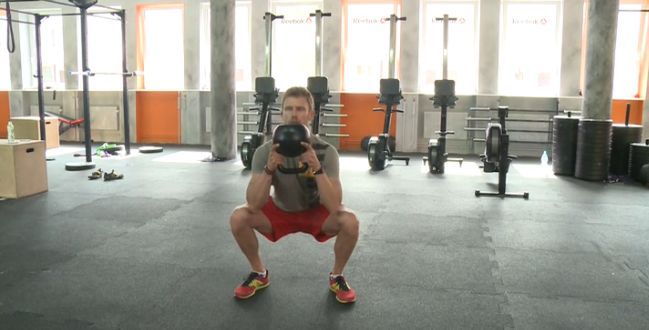 Trening z kettlebells harmonijnie kształtuje sylwetkę i zwiększa wydolność organizmu