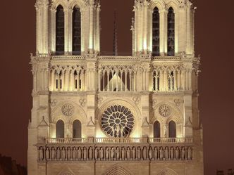 Francja: Mężczyzna zastrzelił się w Notre Dame. Zarządzono ewakuację