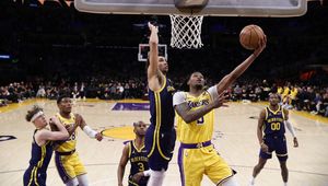 Aż 14 meczów jednego dnia w NBA! Rekord kariery Edwardsa, Suns rozgromieni u siebie, Warriors znów lepsi od Lakers