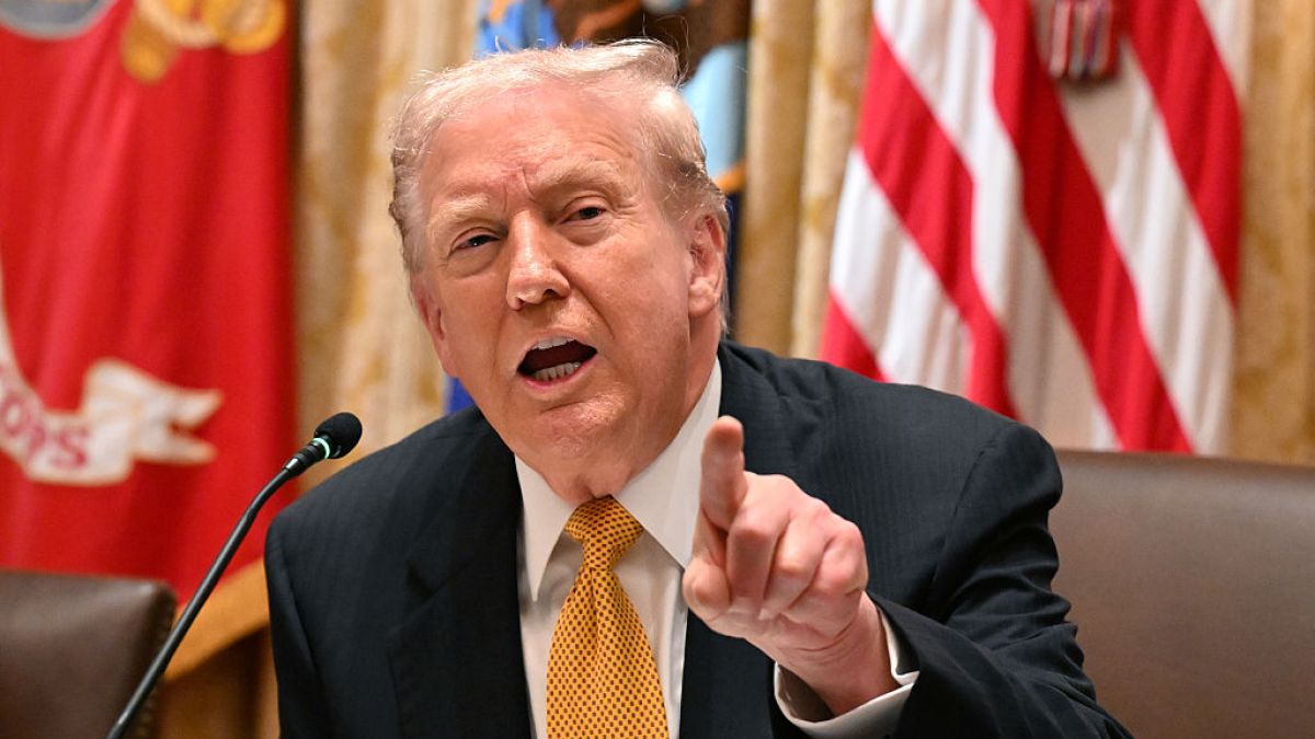 Trump ułaskawił swoich sprzymierzeńców