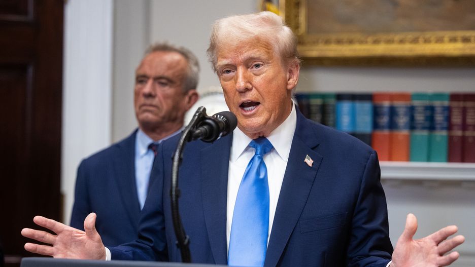 US President Trump announcement in the Roosevelt Room
epa12398941 US President Donald Trump speaks in the Roosevelt Room at the White House, in Washington, DC, USA, 22 September 2025. Trump announced new recommendations on autism.  EPA/FRANCIS CHUNG / POOL 
Dostawca: PAP/EPA.
FRANCIS CHUNG / POOL
white house, announcement, podium