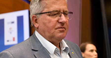 Komorowski o wojnie z Rosją. "Ja bym proponował nie straszyć Polaków"