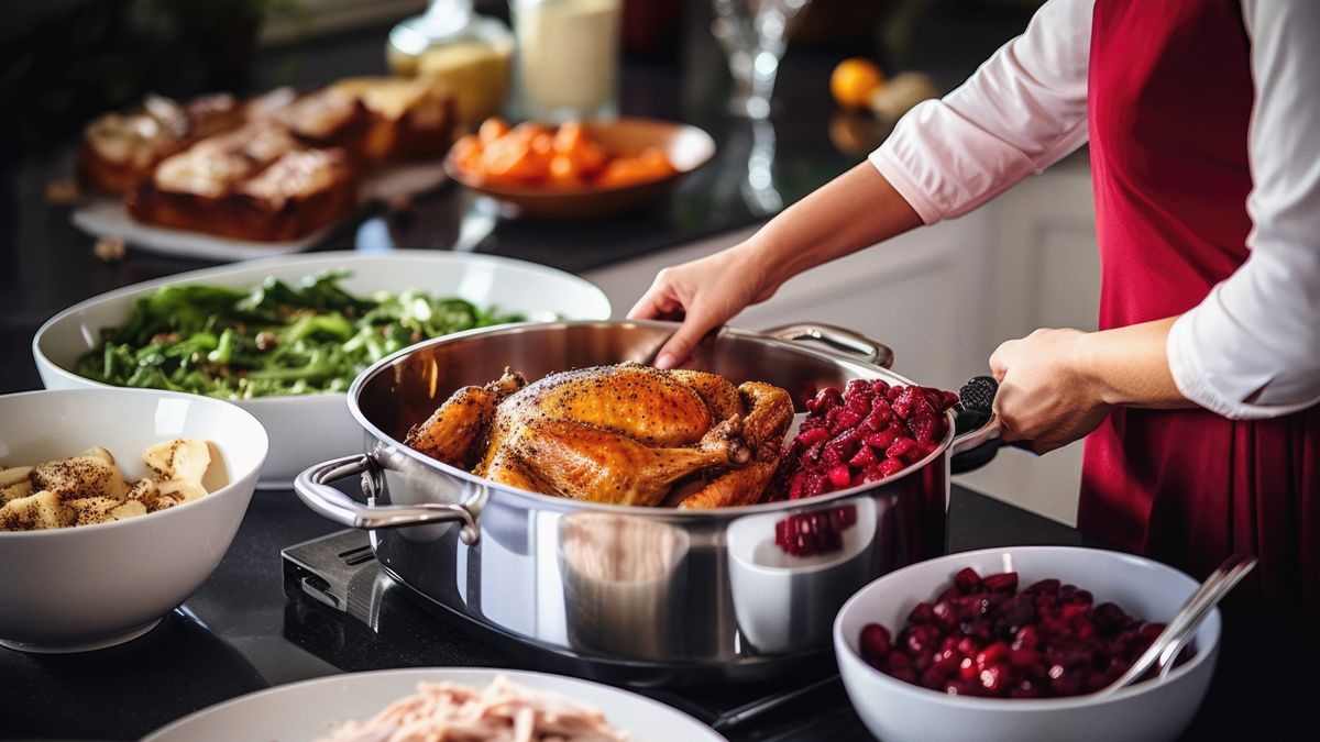 turkey, thanksgiving, dinner, holiday, meal, cook, bake, potato, autumn, fresh, christmas, dinner party, roast, cranberry, place setting, food, restaurant, table, catering, gourmet, buffet, banquet, chef, meat, cooking, party, delicious