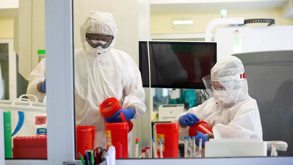 Koronawirus w Polsce. Ekspert komentuje aktualną sytuację epidemiczną