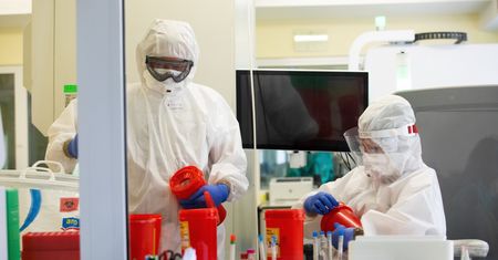Koronawirus w Polsce. Wkrótce 10 tys. zakażeń dziennie? Ekspert nie ma złudzeń