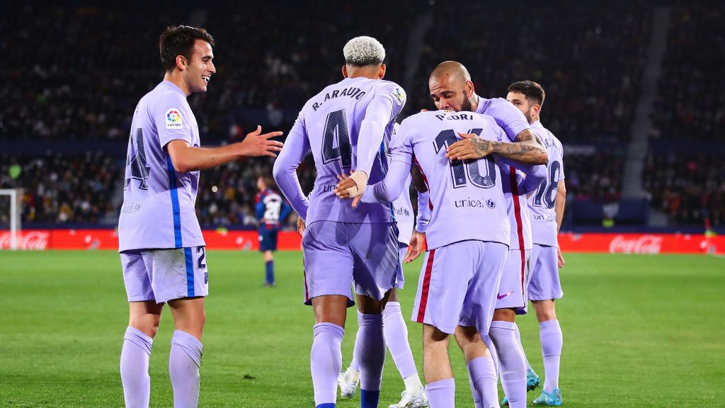 Zdjęcie okładkowe artykułu: Getty Images / Eric Alonso / Na zdjęciu: radość piłkarzy Barcelony