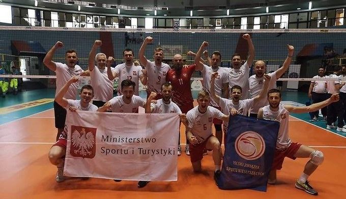 Znalezione obrazy dla zapytania Mateusz Chyl siatkówka mistrzostwa europy niesłyszących