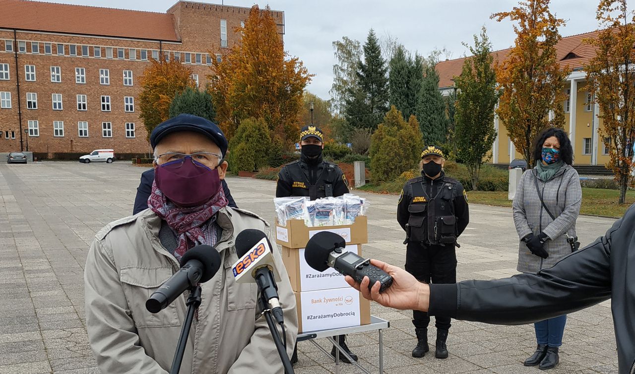 Bank Żywności rozdaje środki ochrony osobistej