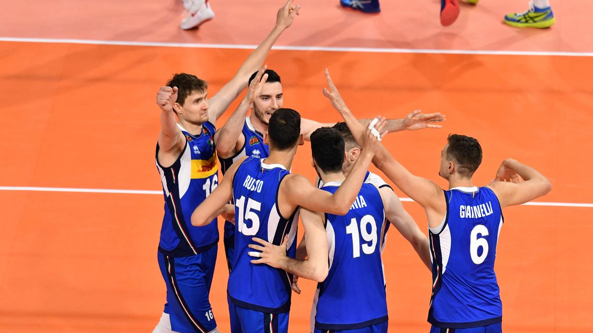 Zdjęcie okładkowe artykułu: Materiały prasowe / FIVB / Na zdjęciu: siatkarze reprezentacji Włoch