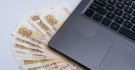 Sprzedawała ubrania i torebki. Oszukała w internecie ponad 60 osób