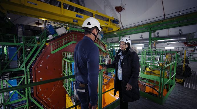 CERN. Podróż w głąb atomu