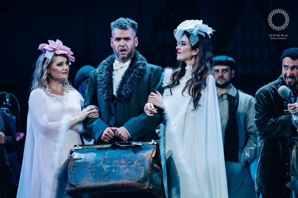 Aleksandra Opała (Jadwiga), Łukasz Motkowicz (Miecznik) i Hanna Sosnowska-Bill (Hanna) © Karpati&Zarewicz