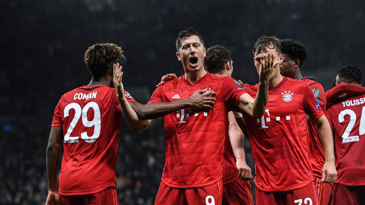 PAP/EPA / ANDY RAIN / Na zdjęciu: Robert Lewandowski