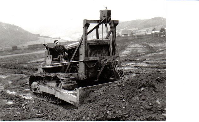 1953 - budowa toru w Żarnowicy.