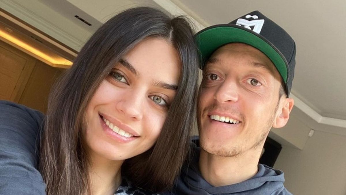 Mesut Oezil z żoną