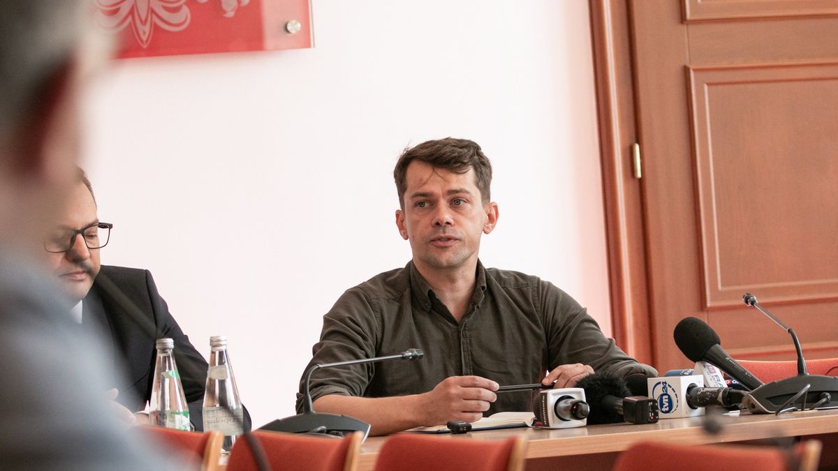 Wrocław, 20.09.2024. Wiceminister rolnictwa i rozwoju wsi Michał Kołodziejczak podczas odprawy służb podlegających resortowi rolnictwa i rozwoju wsi, 20 bm. we Wrocławiu. (sko) PAP/Krzysztof Ćwik