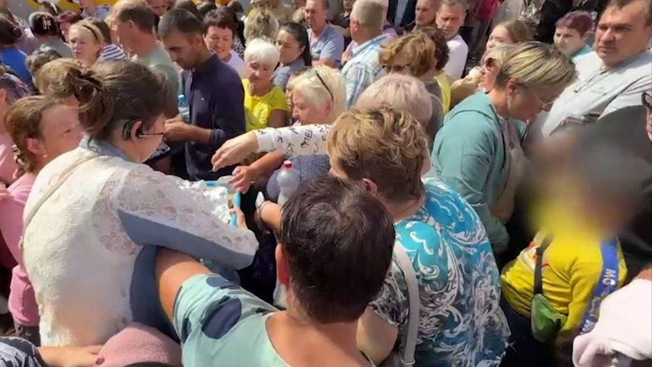 Ewakuacja w obwodzie kurskim trwa. Ludzie stoją w kolejkach po pomoc