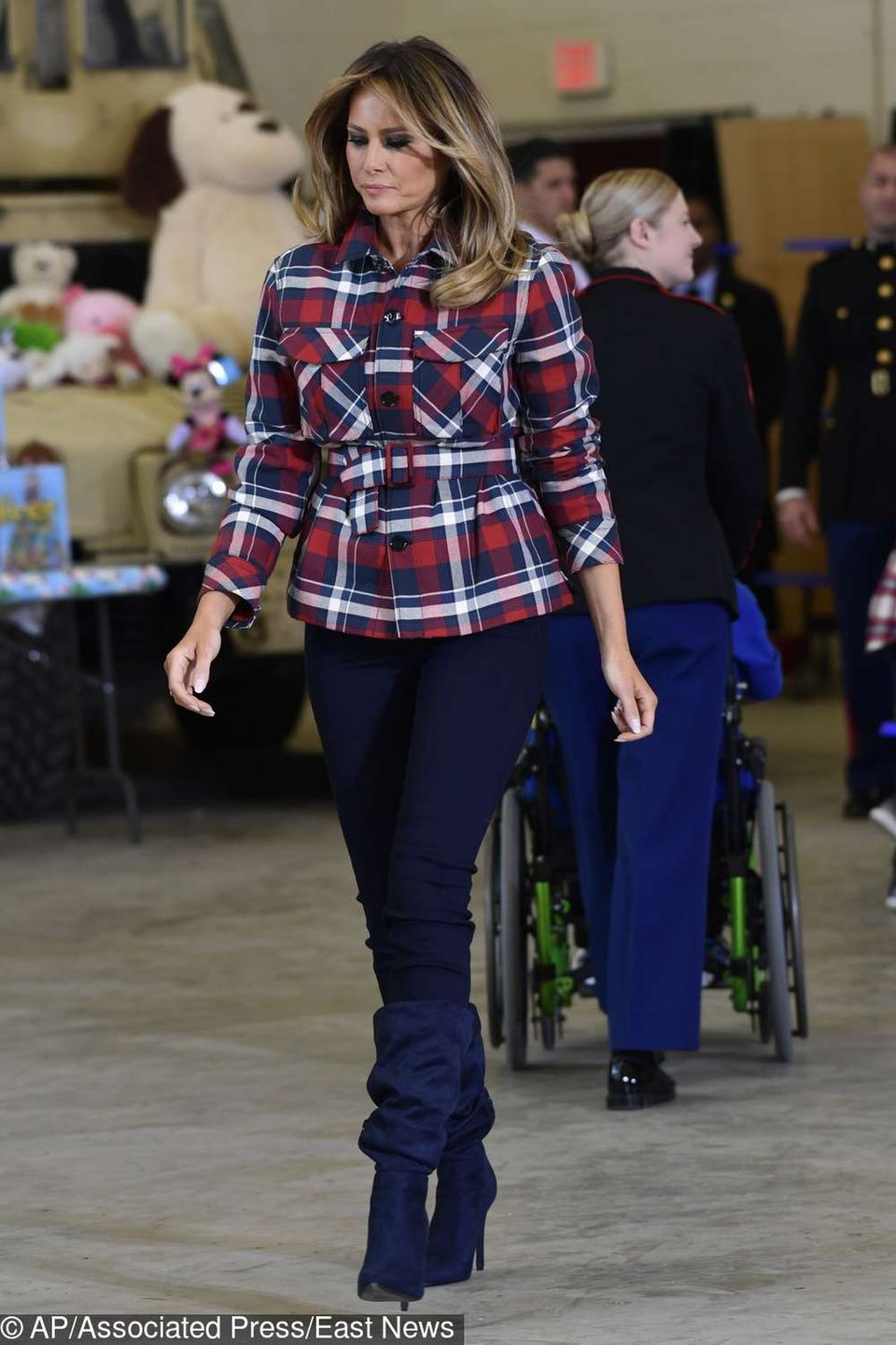 First lady Melania Trump attends a Toys for Tots event at Joint Base Anacostia-Bolling in Washington, Tuesday, Dec. 11, 2018. (AP Photo/Susan Walsh)