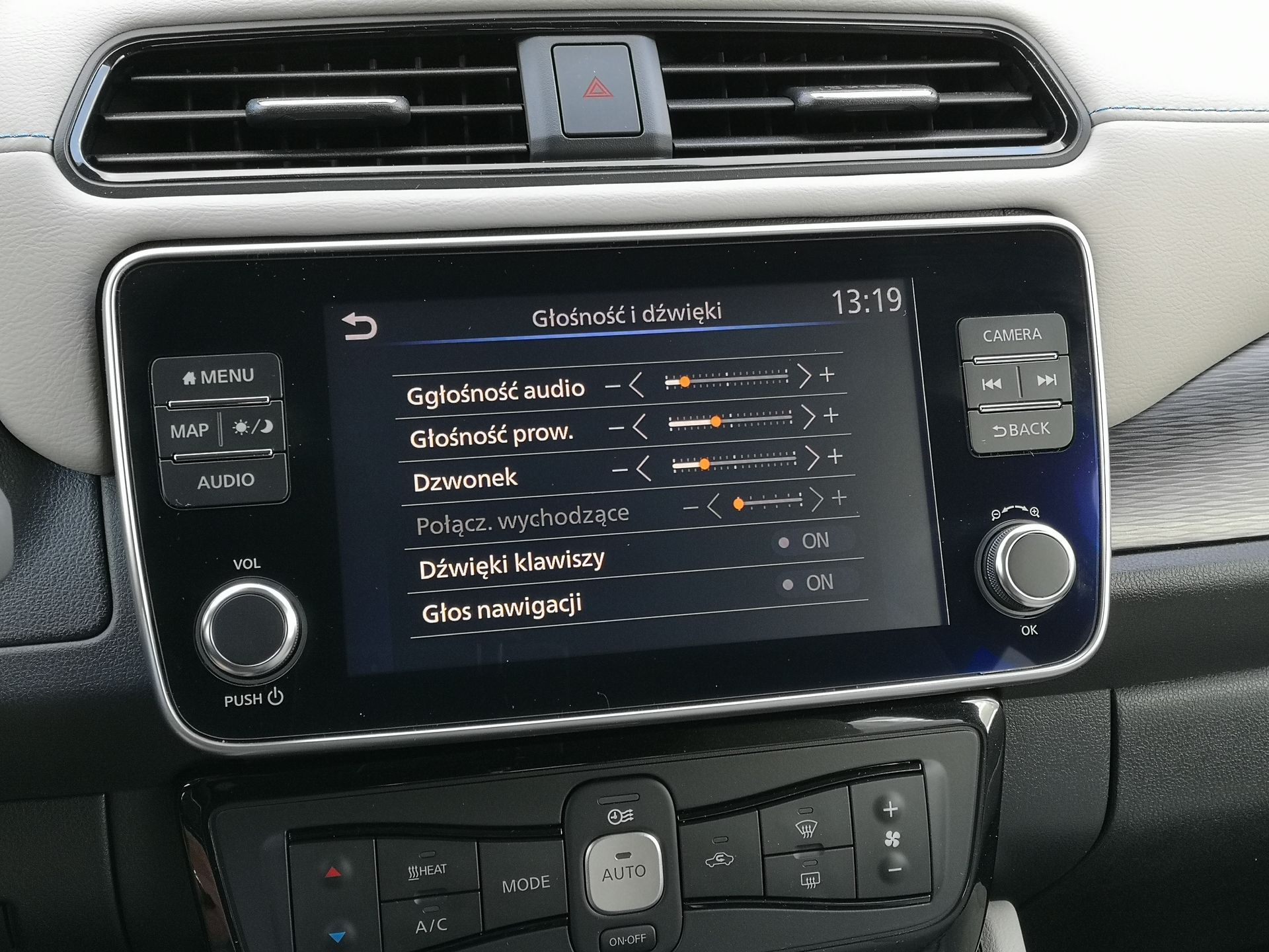 Nissan Leaf e+: Systemy wsparcia kierowcy, zarządzania energią oraz audio Bose 43
