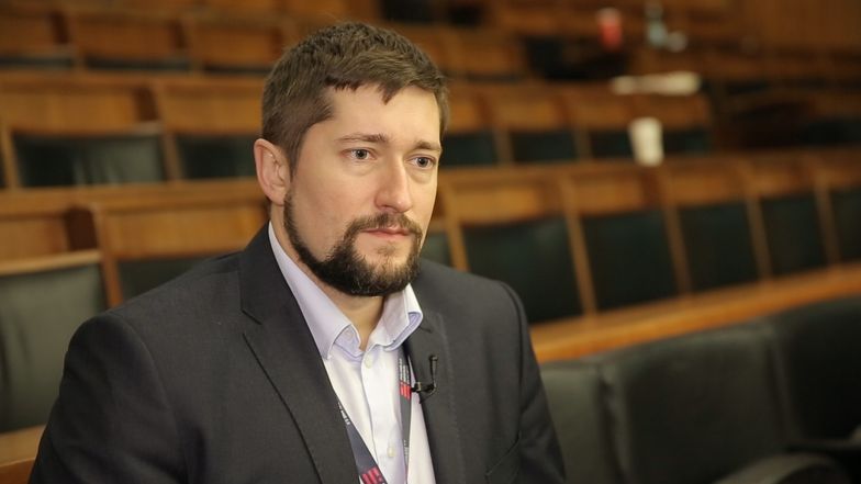 Polska musi znaleźć swoje miejsce na rynku kosmicznym, swoje specjalizacje, które będzie dobrze i godnie reprezentować. Od tego ma być Polska Agencja Kosmiczna, żeby nas dobrze reprezentować i wspierać polskie firmy tak, aby ich pozycja wewnątrz Europejskiej Agencji Kosmicznej była mocna &#8211; mówi money.pl dr Krzysztof Kanawka, prezes Blue Dot Solutions. 
Rozmowa została przeprowadzona w trakcie konferencji Poland 2.0 w Londynie.