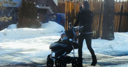 Krupińska z córką na spacerze i... na lodach w Zakopanem (ZDJĘCIA)