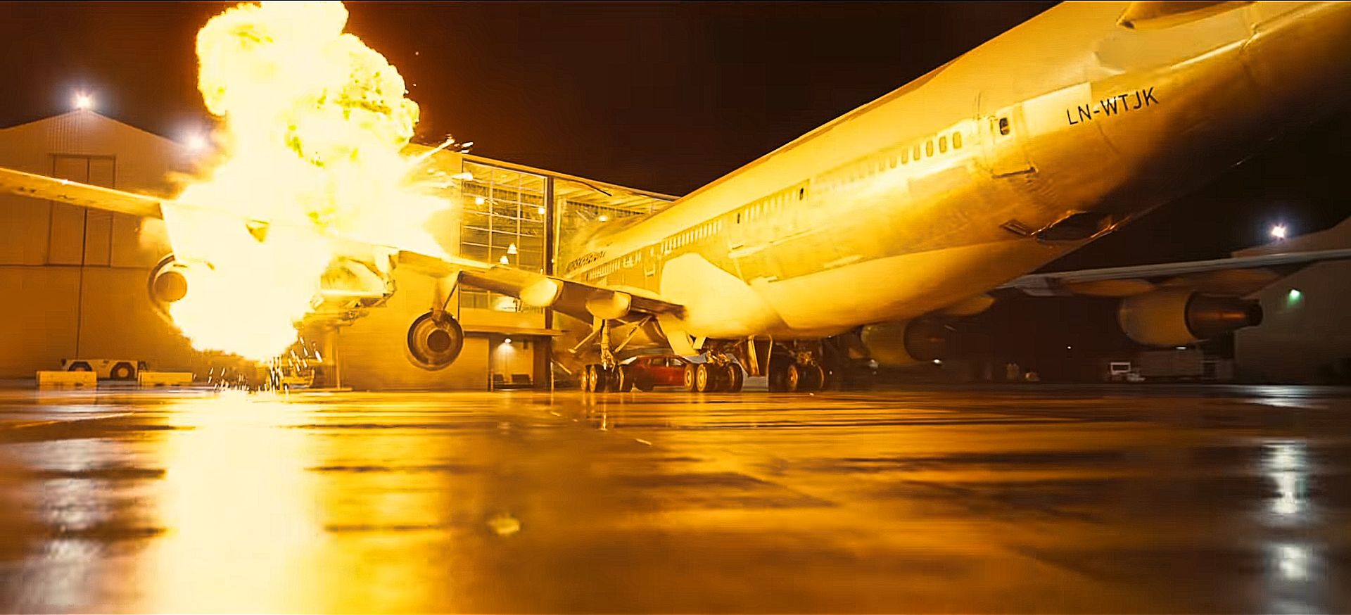 Po co to robił? Christopher Nolan rozbił prawdziwego Boeinga, a mógł użyć CGI 1