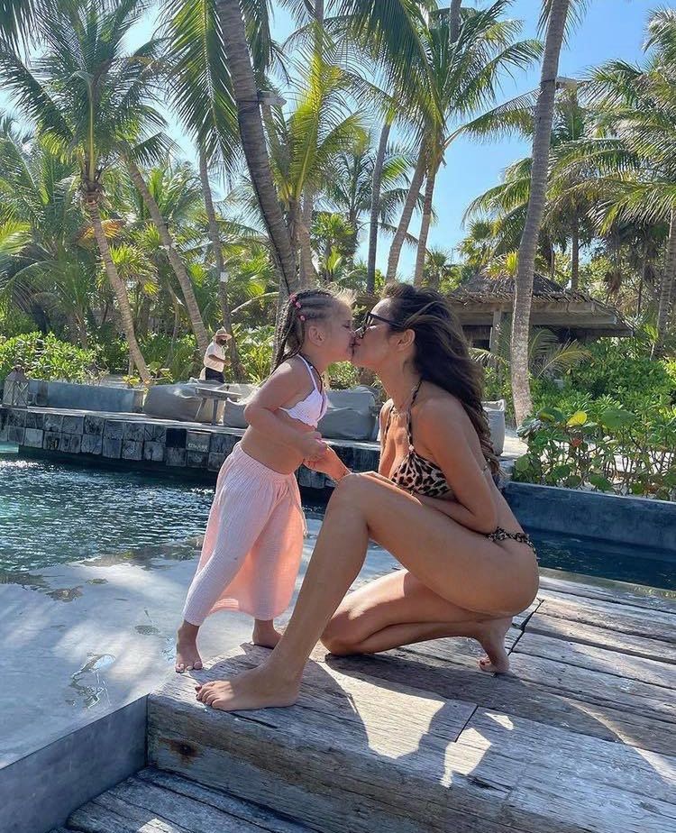 Natalia Siwiec broni wychowywania córki w Tulum