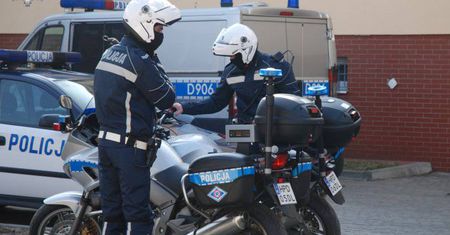 Lubelscy policjanci eskortowali rodzącą kobietę do szpitala. Szczęśliwy finał na porodówce
