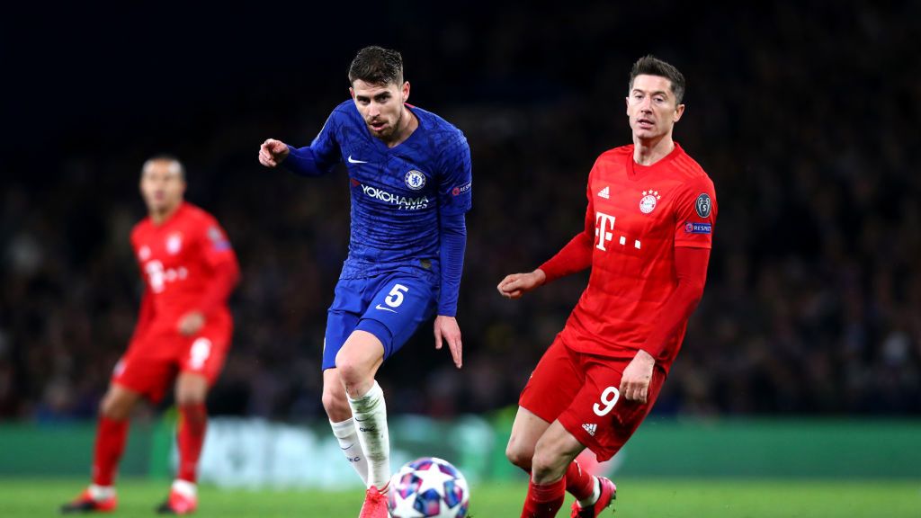 Getty Images /  Chloe Knott - Danehouse / Na zdjęciu: Jorginho i Robert Lewandowski