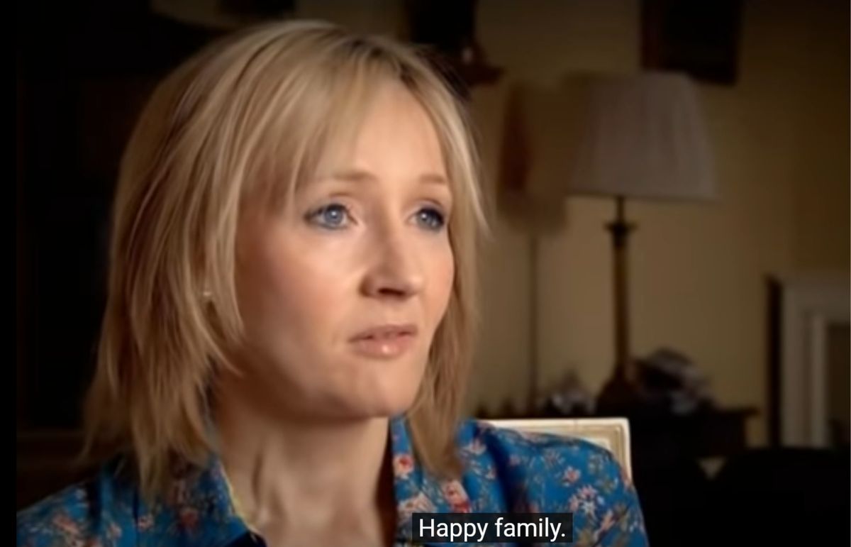 J. K. Rowling odpowiada "Szczęśliwa rodzina" na pytanie o marzenia. Kadr z filmu dokumentalnego Jamesa Runcia