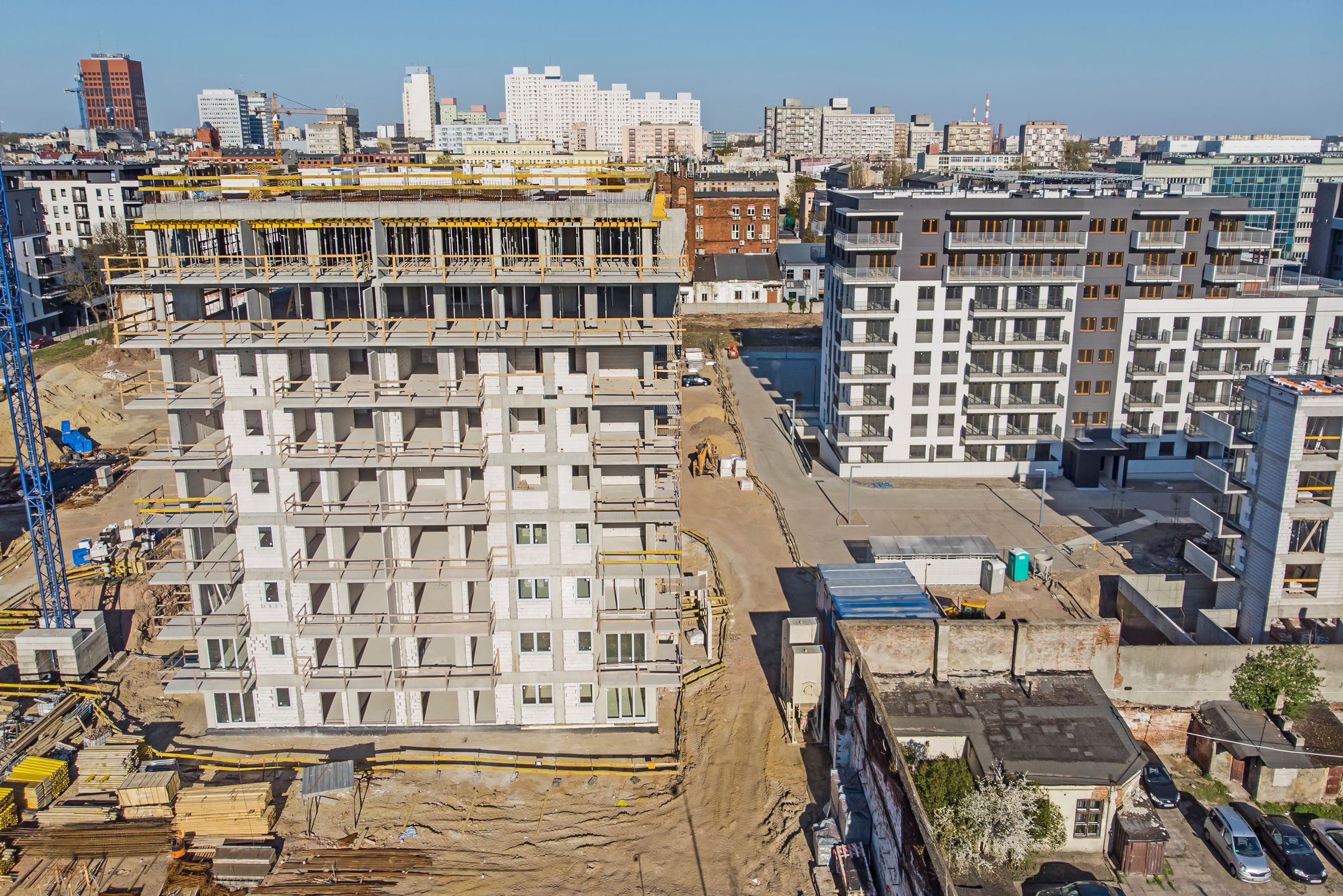 polska, miasto, blok, osiedle, mieszkania, nowe, inwestycja, wynajem, developer, praca, piotrkowska, dworzec fabryczny, dworzec, fabryczny, architektura, ulica, europa, podróż, miejski, centrum, stare miasto, kamienice, domy, ludzie, sklepy, spacer, turysta, manufaktura, droga, lodz, noc, dron, z drona, z góry