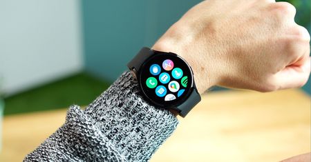 Samsung Galaxy Watch 4 to najlepszy smartwatch na Androida. Zobacz test