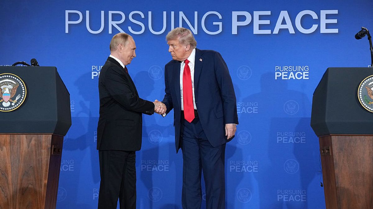 U.S. President Trump And Russian  President Putin Meet On War In Ukraine At U.S. Air Base In Alaska
ANCHORAGE, ALASKA - AUGUST 15: U.S. President Donald Trump (R) and Russian President Vladimir Putin shake hands at the end of a press conference at Joint Base Elmendorf-Richardson on August 15, 2025 in Anchorage, Alaska. The two leaders are meeting for peace talks aimed at ending the war in Ukraine. (Photo by Andrew Harnik/Getty Images)
Andrew Harnik
bestof, topix