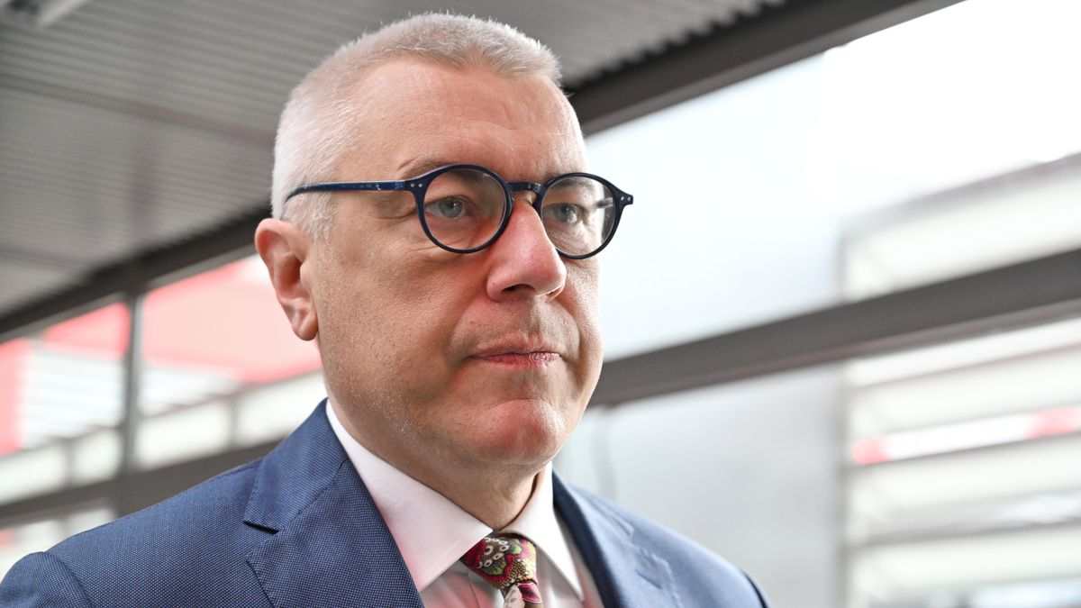 Roman Giertych
Kielce, 16.03.2024. Kampania samorz�dowa 2024. Pose� KO Roman Giertych podczas Og�lnopolskiej Konwencji Wyborczej Koalicji Obywatelskiej, 16 bm. na terenie Targ�w Kielce.  (pp/ibor) PAP/Piotr Polak
Piotr Polak
kampania samorz�dowa, KO, Koalicja Obywatelska, konwencja konwencji, konwencja wyborcza, ludzie, og�lnopolska, polityk, polityka, Portret, roman giertych, samorz�dowe, Targi Kielce, w kielcach, wybory, wybory samorz�dowe