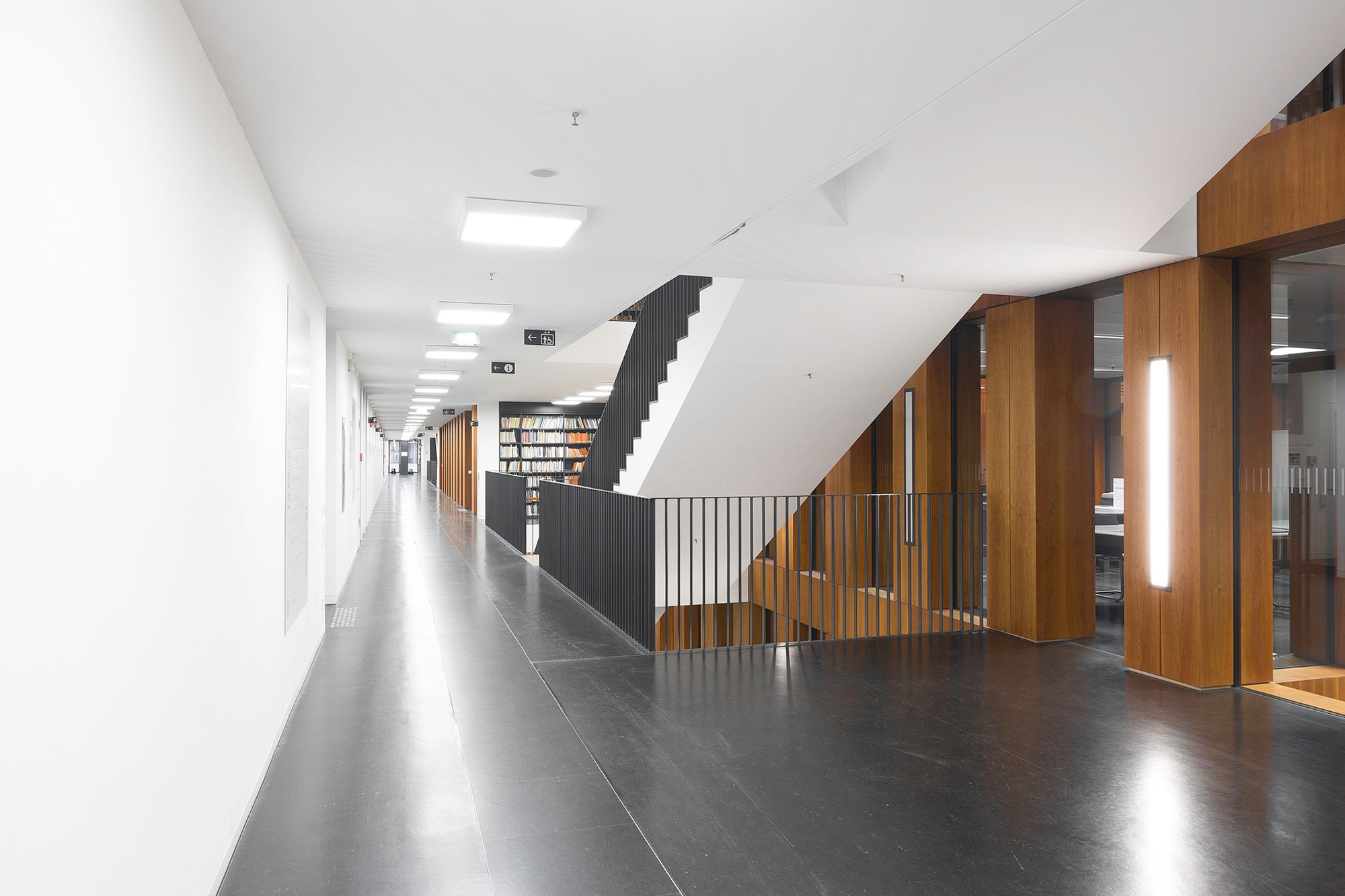 Prostota i silne linie prowadzące to charakterystyczne elementy zdjęć architektury Kevina Krautgartnera 8
